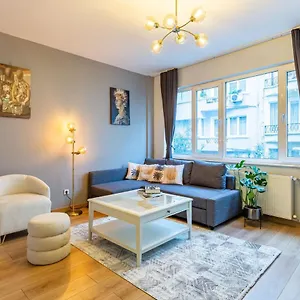 Apartment Flat Near Attractions In Nisantasi, Istanbul