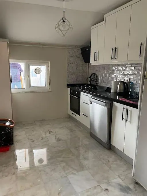 Apartment Merkezi Cift Terasli Ev Istanbul Turkey