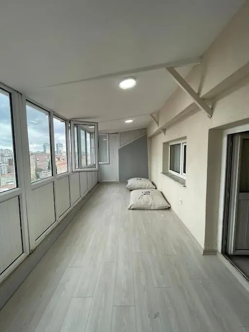 Merkezi Cift Terasli Ev Istanbul Apartment